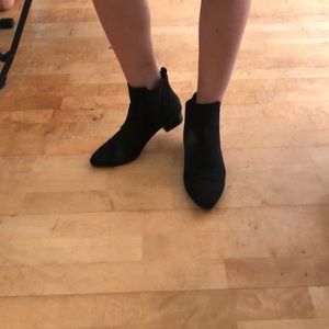 GREAT CONDITION ANKLE BOOTS BY LONDON REBEL